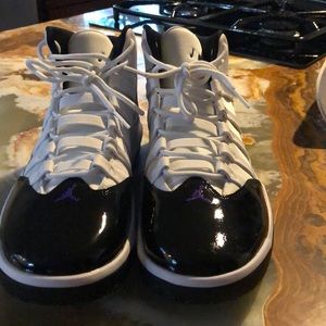 Men’s Air Jordan Max Aura off-court shoes